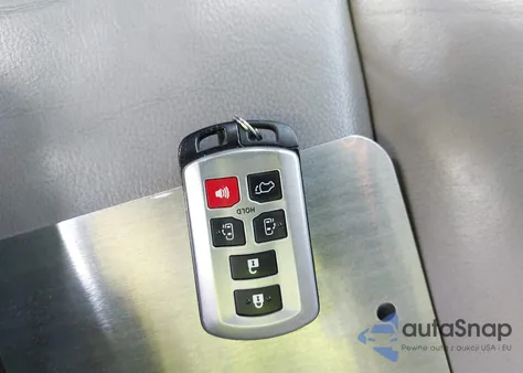 2016 Toyota Sienna Xle 8 Passenger from USA, damaged, VIN 5TDYK3DC9GS741435